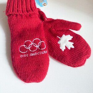 NWT Hudsons Bay 2010 Vancouver Olympics Red Winter Mittens L/XL